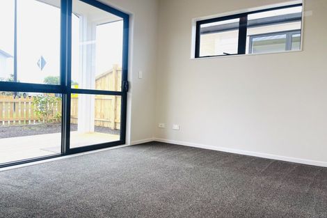 Photo of property in 19 Cronshaw Road, Karaka, 2113