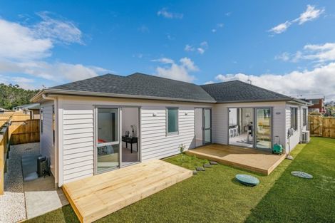 Photo of property in 42 Schoolside Road, Kumeu, 0810