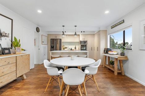 Photo of property in 25 Sunningdale Street, Wattle Downs, Auckland, 2103