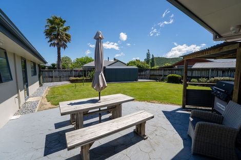 Photo of property in 2 Mayer Crescent, Wakefield, 7025