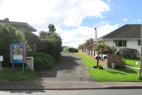 Photo of property in 3 Chelverton Terrace, Red Beach, 0932