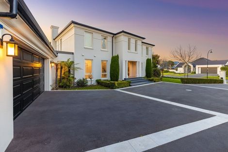 Photo of property in 33 Lewisham Park, St Albans, Christchurch, 8052