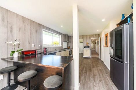 Photo of property in 17 Anaru Place, Awapuni, Palmerston North, 4412