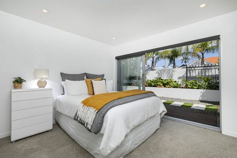 Photo of property in 8a Rarere Road, Hauraki, Auckland, 0622