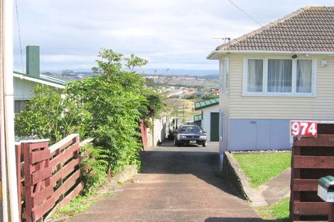 Photo of property in 974 East Coast Road, Northcross, Auckland, 0632