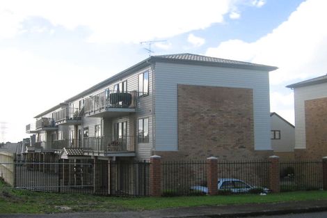 Photo of property in St Claire Village, 183/172 Mcleod Road, Te Atatu South, Auckland, 0610