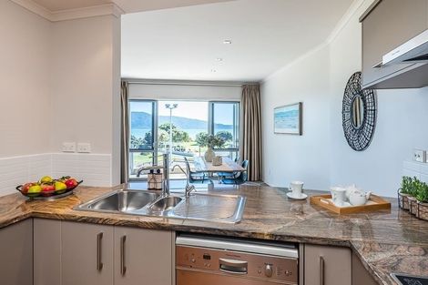 Photo of property in 4-u16 Seaview Road, Paraparaumu Beach, Paraparaumu, 5032