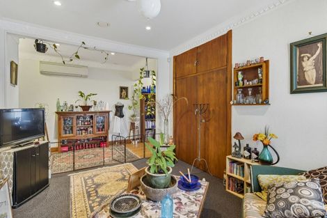 Photo of property in 362 Oxford Street, Levin, 5510