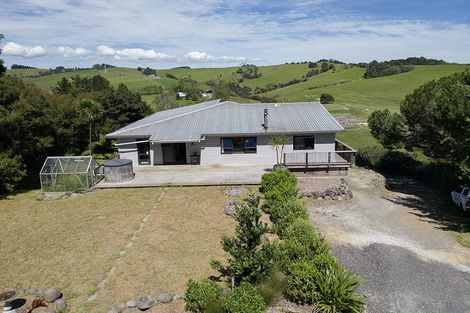 Photo of property in 165 Inland Road, Helensville, 0875
