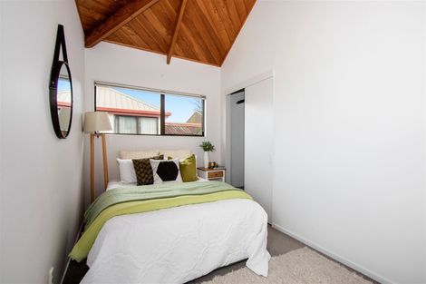 Photo of property in 6 Glucina Avenue, West Harbour, Auckland, 0618
