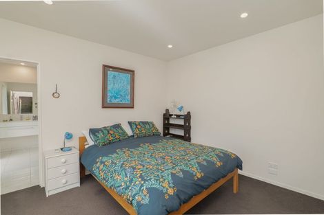 Photo of property in 29 Moncks Spur Road, Redcliffs, Christchurch, 8081