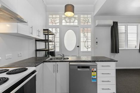 Photo of property in 262 The Terrace, Te Aro, Wellington, 6011