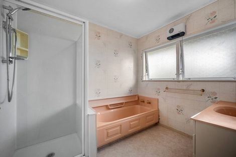 Photo of property in 32 Galaxy Drive, Mairangi Bay, Auckland, 0630