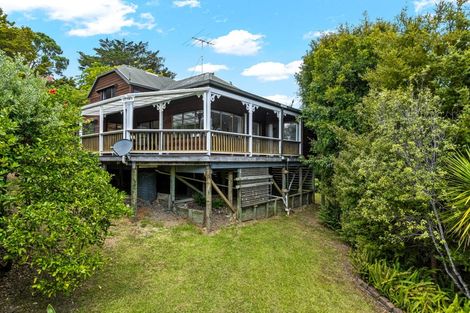 Photo of property in 28 Pohutukawa Avenue, Red Beach, 0932