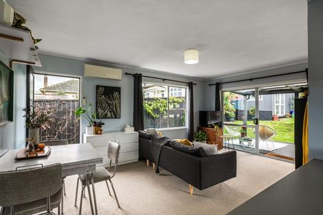 Photo of property in 2/23 Miller Road, Mangere Bridge, Auckland, 2022