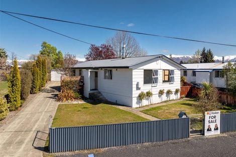 Photo of property in 28 Omahau Crescent, Twizel, 7901