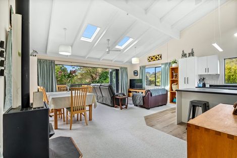 Photo of property in 29 Tahunatapu Road, Parua Bay, Whangarei, 0174