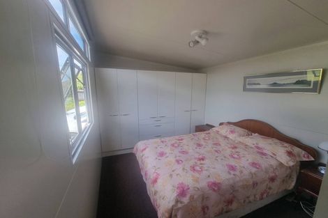 Photo of property in 8 Sandspit Road, Waiuku, 2123