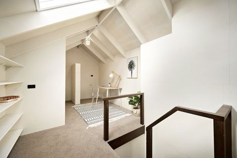 Photo of property in 35 Burma Road, Khandallah, Wellington, 6035