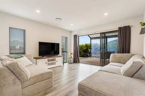Photo of property in 6 Dida Park Drive, Kumeu, 0810