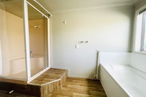 Photo of property in 72 Ridge Road, Howick, Auckland, 2014