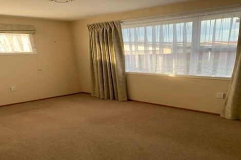 Photo of property in 17 Davidson Crescent, Hornby, Christchurch, 8042