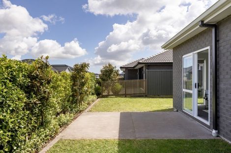 Photo of property in 66 Tabraham Crescent, Pyes Pa, Tauranga, 3112