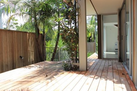 Photo of property in 2/83 Hinemoa Street, Birkenhead, Auckland, 0626