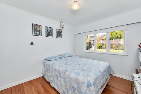 Photo of property in 1 Newington Road, Henderson, Auckland, 0612