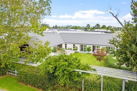 Photo of property in 12 Sandpiper Avenue, Point Wells, 0986
