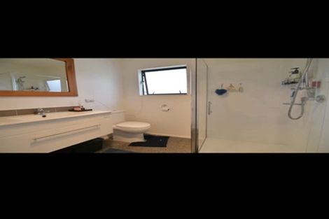 Photo of property in 5 Elliston Crescent, Stanmore Bay, Whangaparaoa, 0932