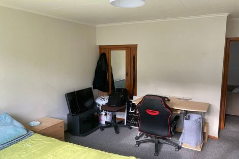 Photo of property in 87 Queens Drive, Lyall Bay, Wellington, 6022