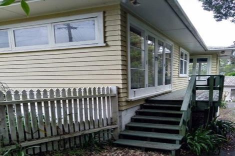 Photo of property in 122 Sandspit Road, Shelly Park, Auckland, 2014
