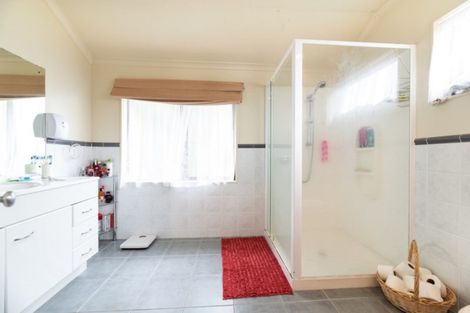 Photo of property in 21 Samara Place, Clendon Park, Auckland, 2103