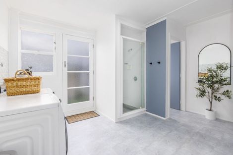 Photo of property in 4 Lane Crescent, Tawa, Wellington, 5028