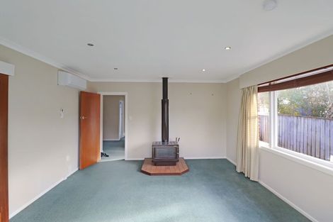 Photo of property in 33 Victory Crescent, Tawa, Wellington, 5028