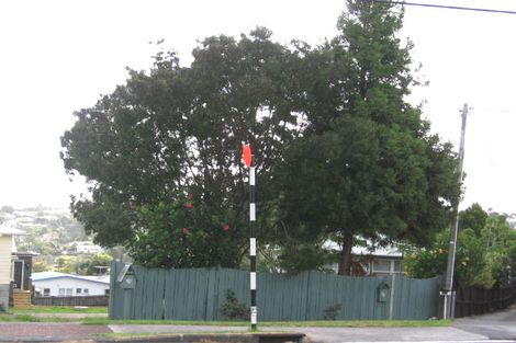 Photo of property in 2/46 Sunnynook Road, Sunnynook, Auckland, 0620