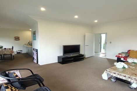 Photo of property in 71 Grove Road, Papakura, 2110