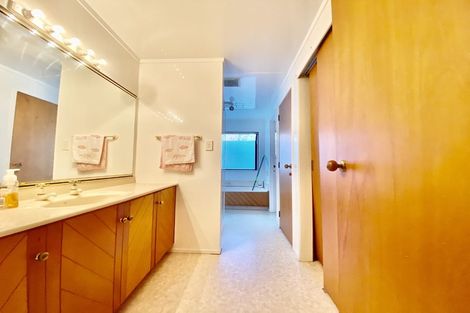 Photo of property in 71 Derbyshire Lane, Karaka, Papakura, 2580