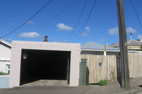 Photo of property in 19 Sugarloaf Road, Brooklyn, Wellington, 6021