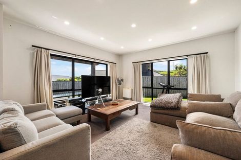 Photo of property in 11 Cabbage Tree Grove, Woodridge, Wellington, 6037