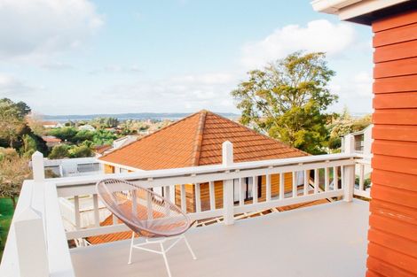 Photo of property in 36a Colwill Road, Massey, Auckland, 0614