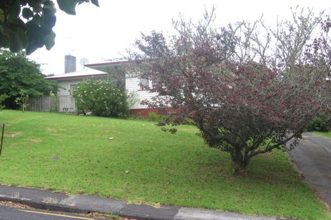Photo of property in 16 Segedin Place, Glenfield, Auckland, 0629