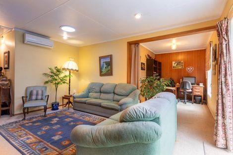 Photo of property in 16 Hunter Street, Dannevirke, 4930