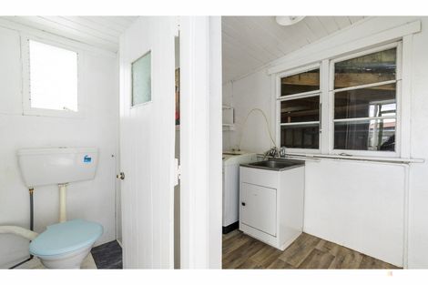 Photo of property in 53 Rhodes Street, Waimate, 7924