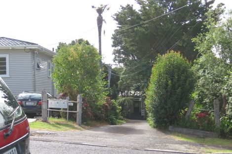 Photo of property in 1/6 Le Roy Terrace, Birkenhead, Auckland, 0626