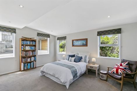 Photo of property in 7b Shortland Street, Khandallah, Wellington, 6035