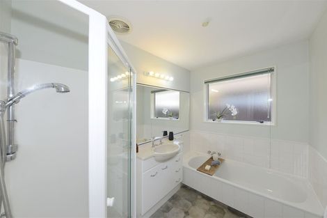 Photo of property in 64 Apsley Drive, Avonhead, Christchurch, 8042