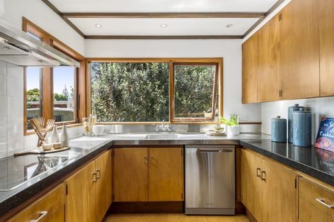 Photo of property in 4 Terrylyn Drive, Hillcrest, Auckland, 0627