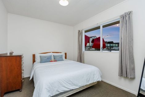 Photo of property in 12a Sturges Road, Henderson, Auckland, 0612